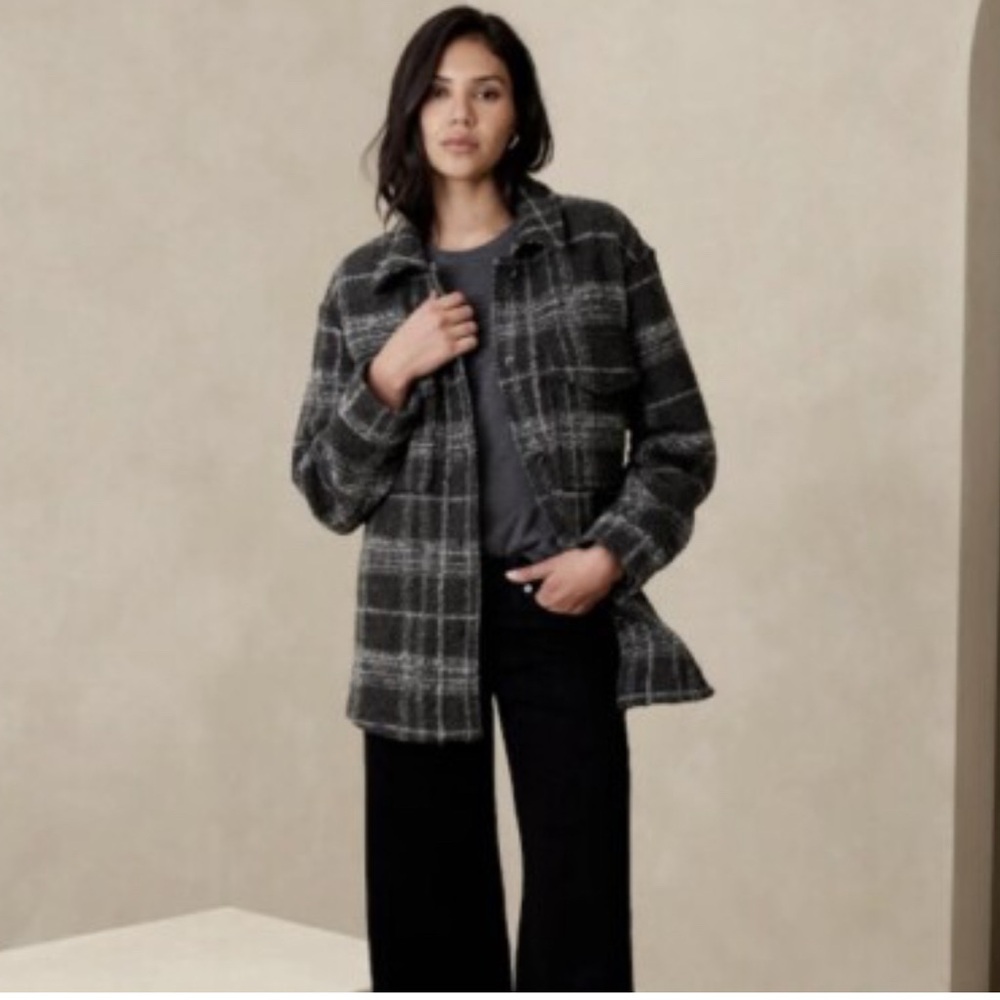 Banana Republic XS Black and Gray Teddy Jacket